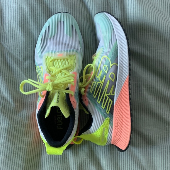 womens new balance fuelcell echolucent